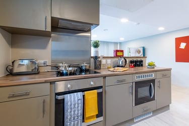 Block A Mid Level Silver En Suite at Calico, Norton Street, City Centre, Liverpool, L38LG - Image 3